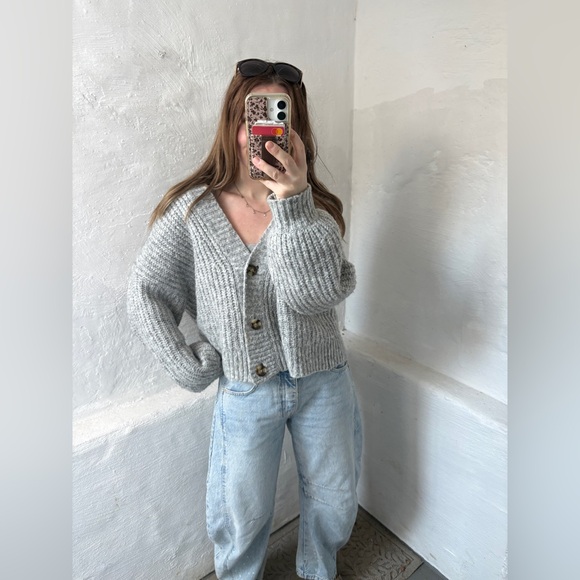 Sold market place pickup - do not buy. (Can’t delete since open offers) - Picture 10 of 13